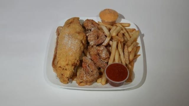 Com # 9 Catfish & Wings.